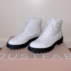 BRAND NEW White Boots | size 8.5